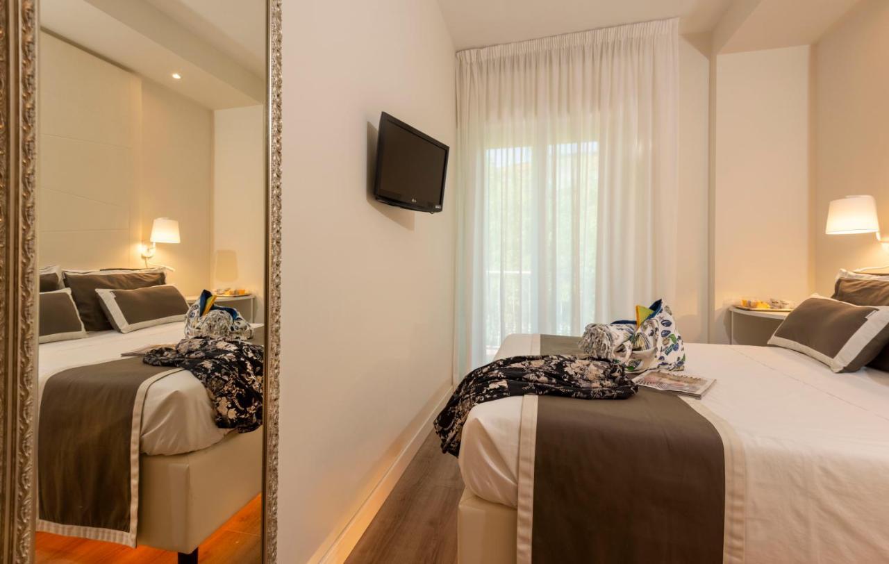Atlas Hotel Riccione Exterior photo