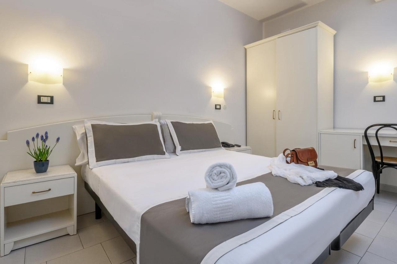 Atlas Hotel Riccione Exterior photo