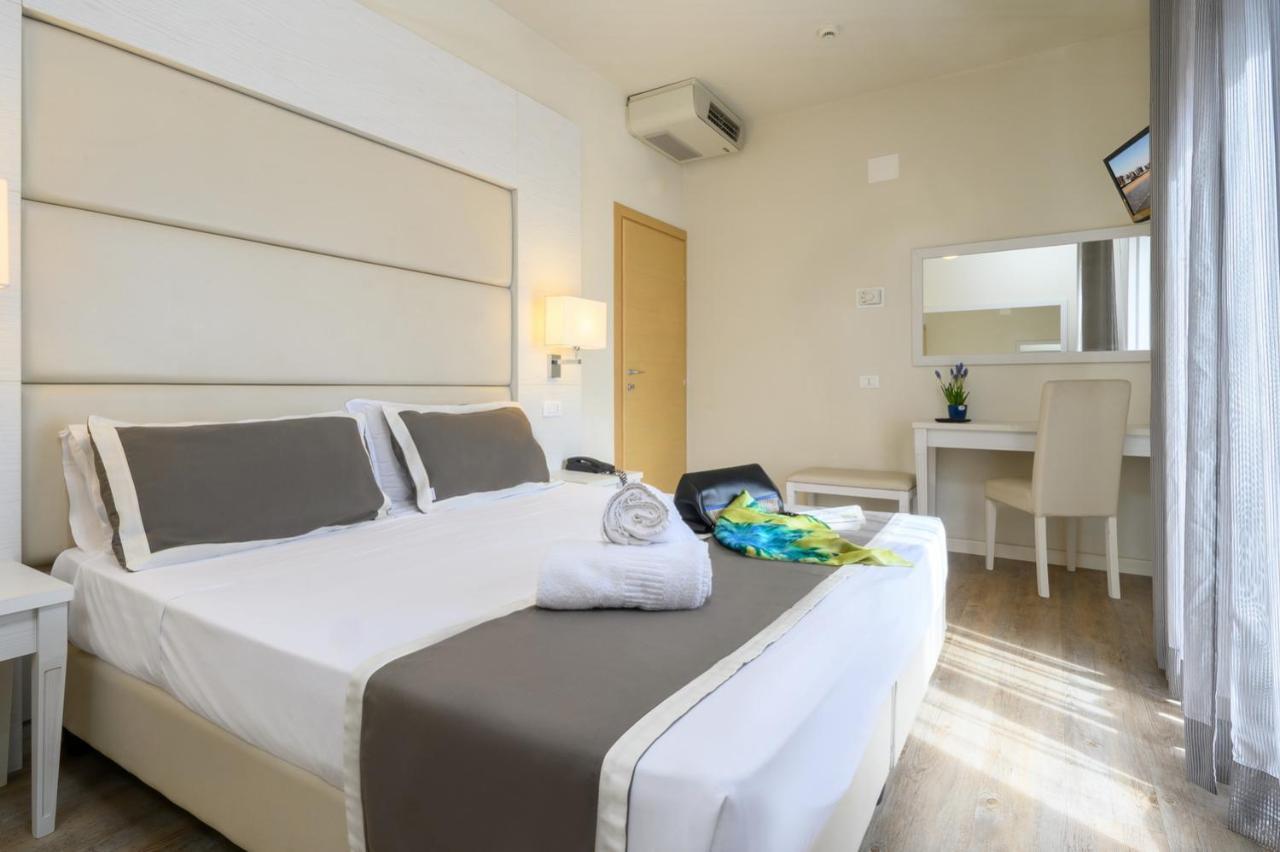 Atlas Hotel Riccione Exterior photo