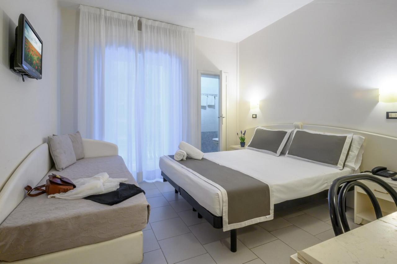 Atlas Hotel Riccione Exterior photo