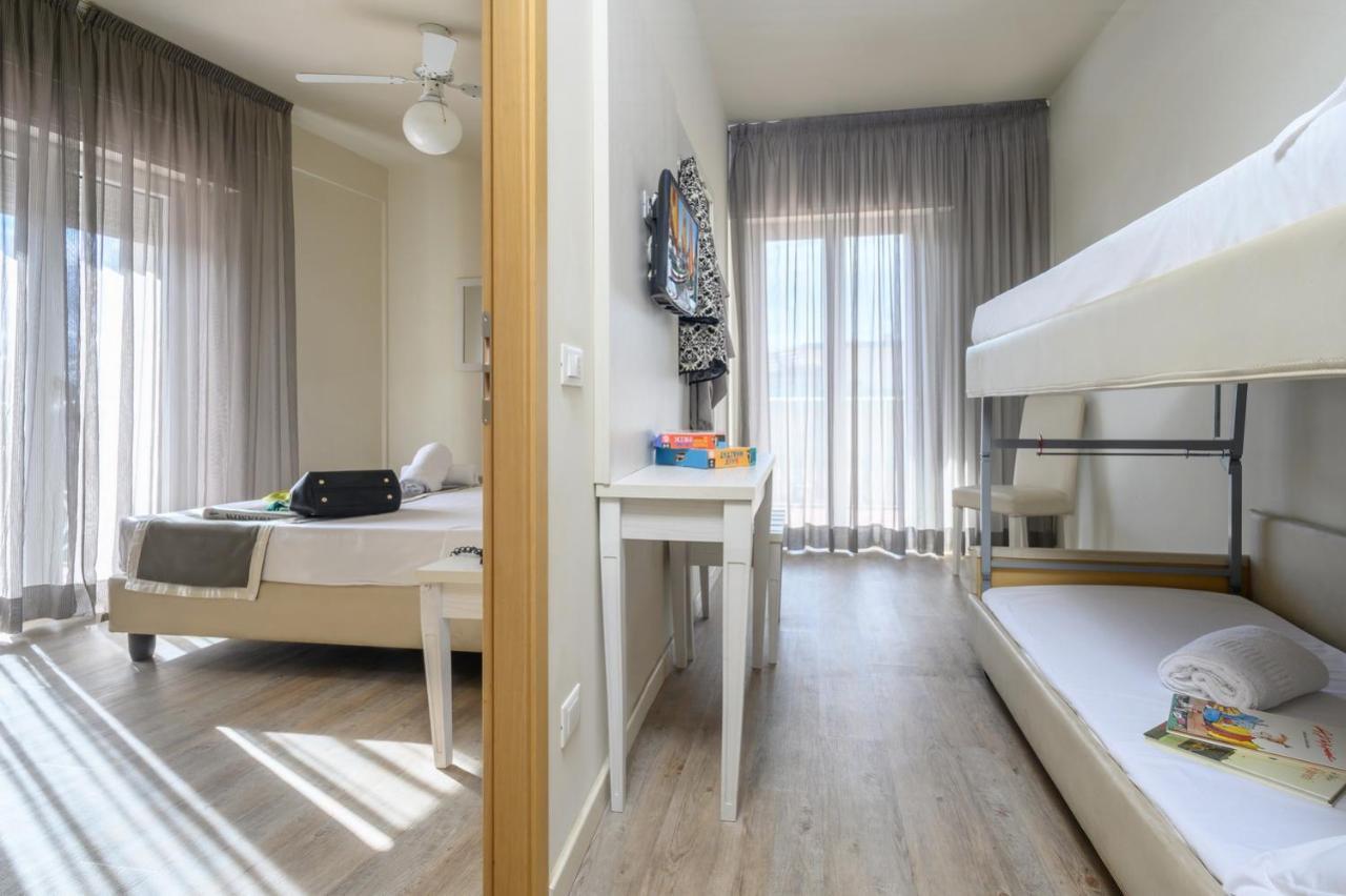 Atlas Hotel Riccione Exterior photo