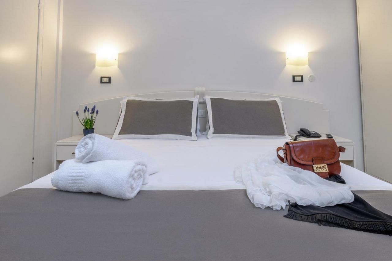 Atlas Hotel Riccione Exterior photo