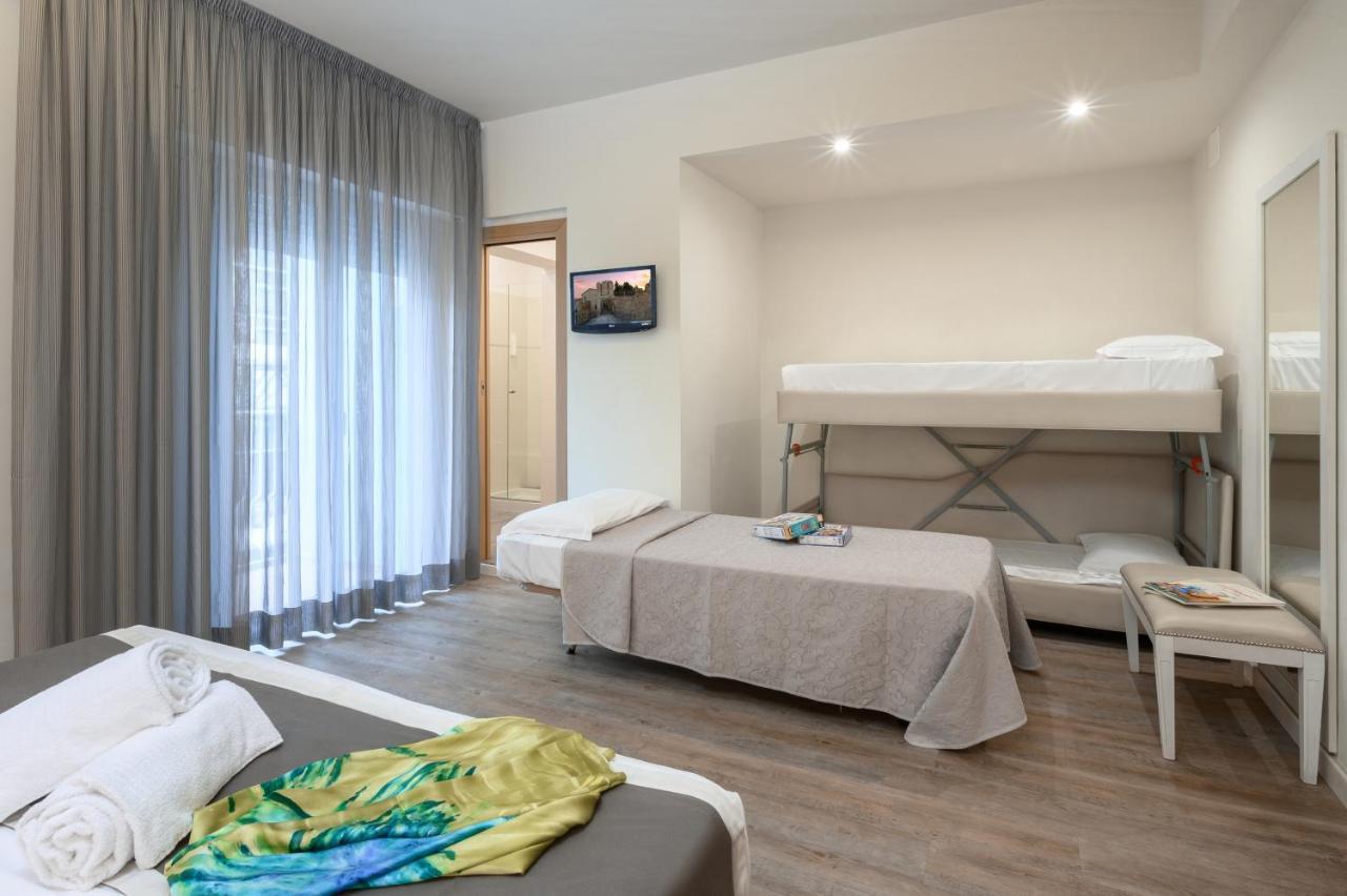 Atlas Hotel Riccione Exterior photo