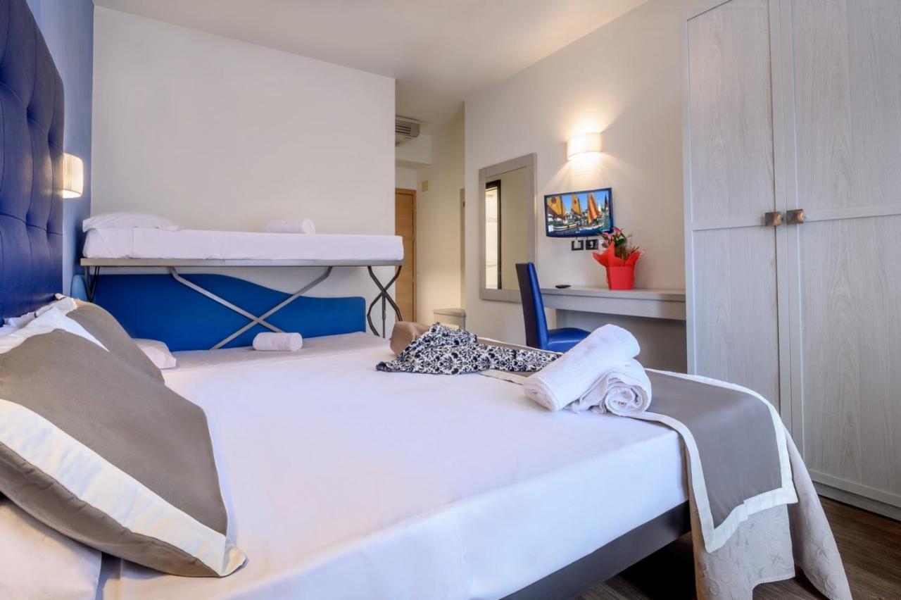Atlas Hotel Riccione Exterior photo
