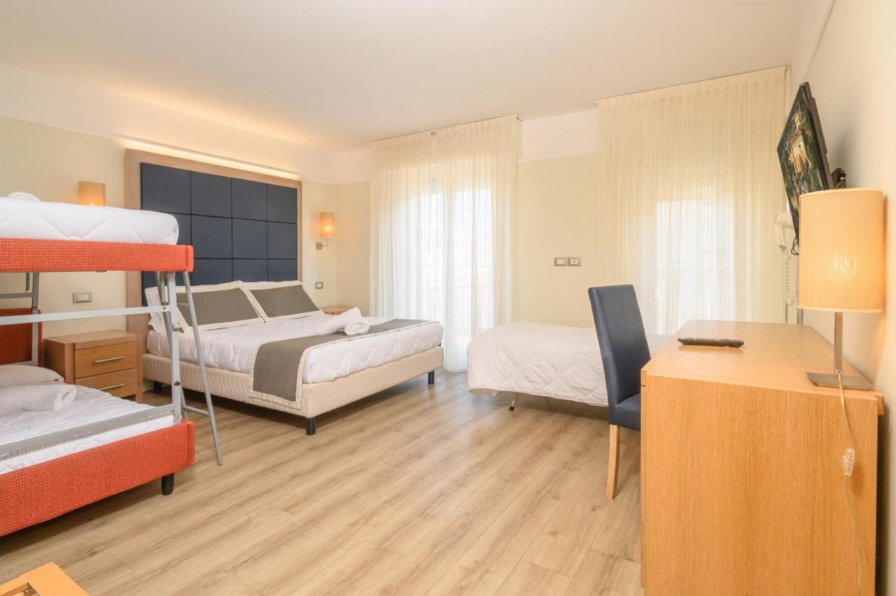 Atlas Hotel Riccione Exterior photo