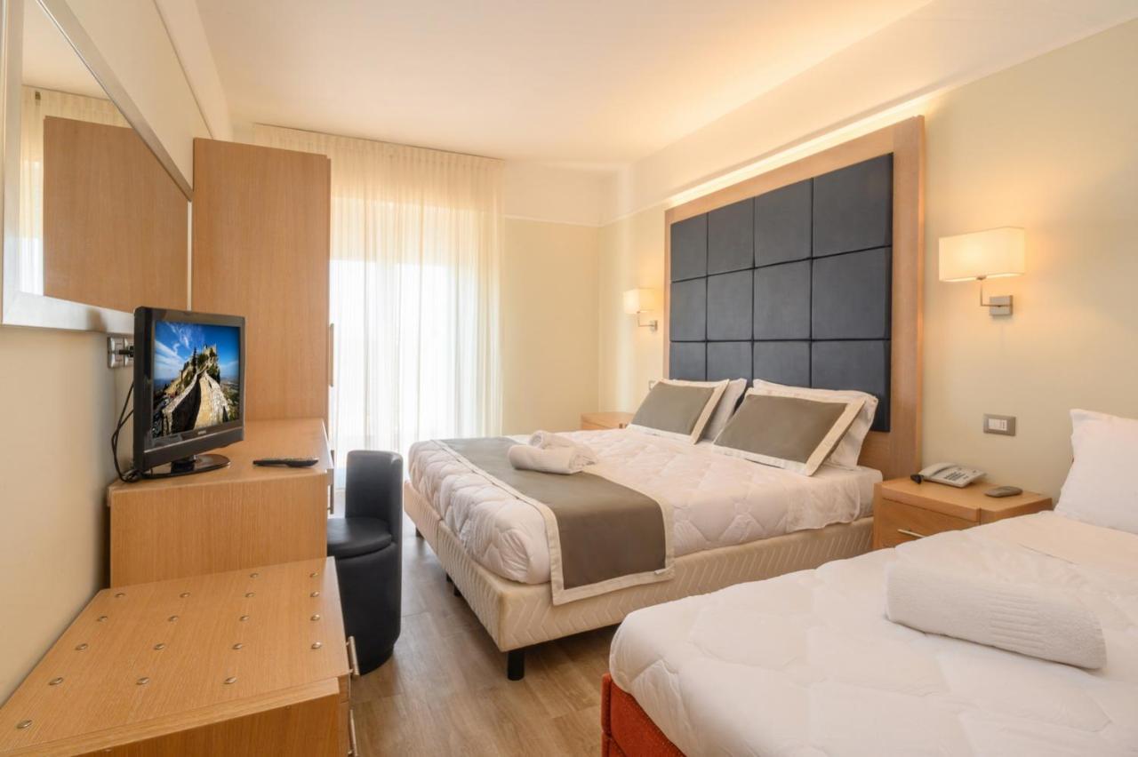 Atlas Hotel Riccione Exterior photo