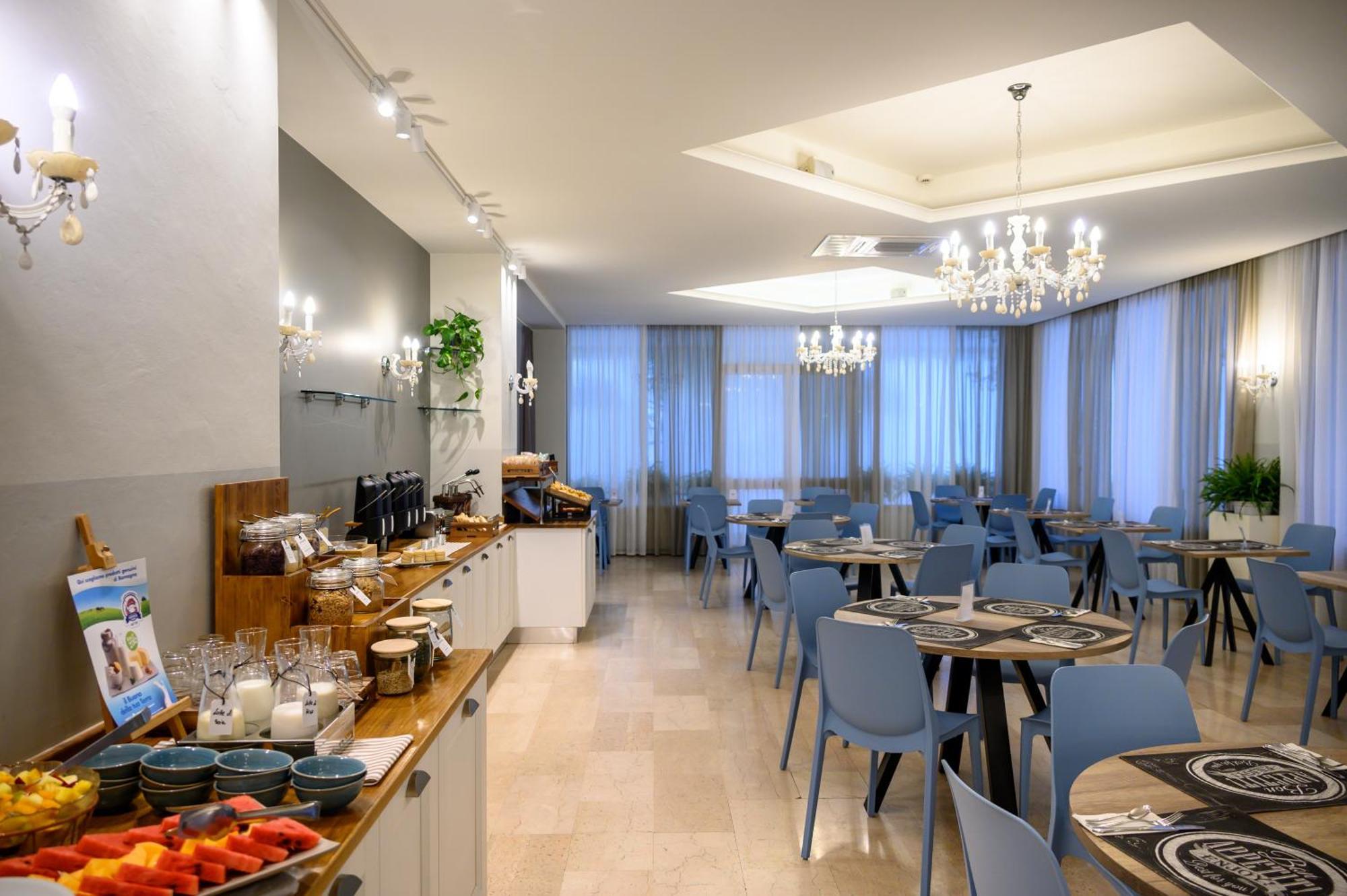 Atlas Hotel Riccione Exterior photo