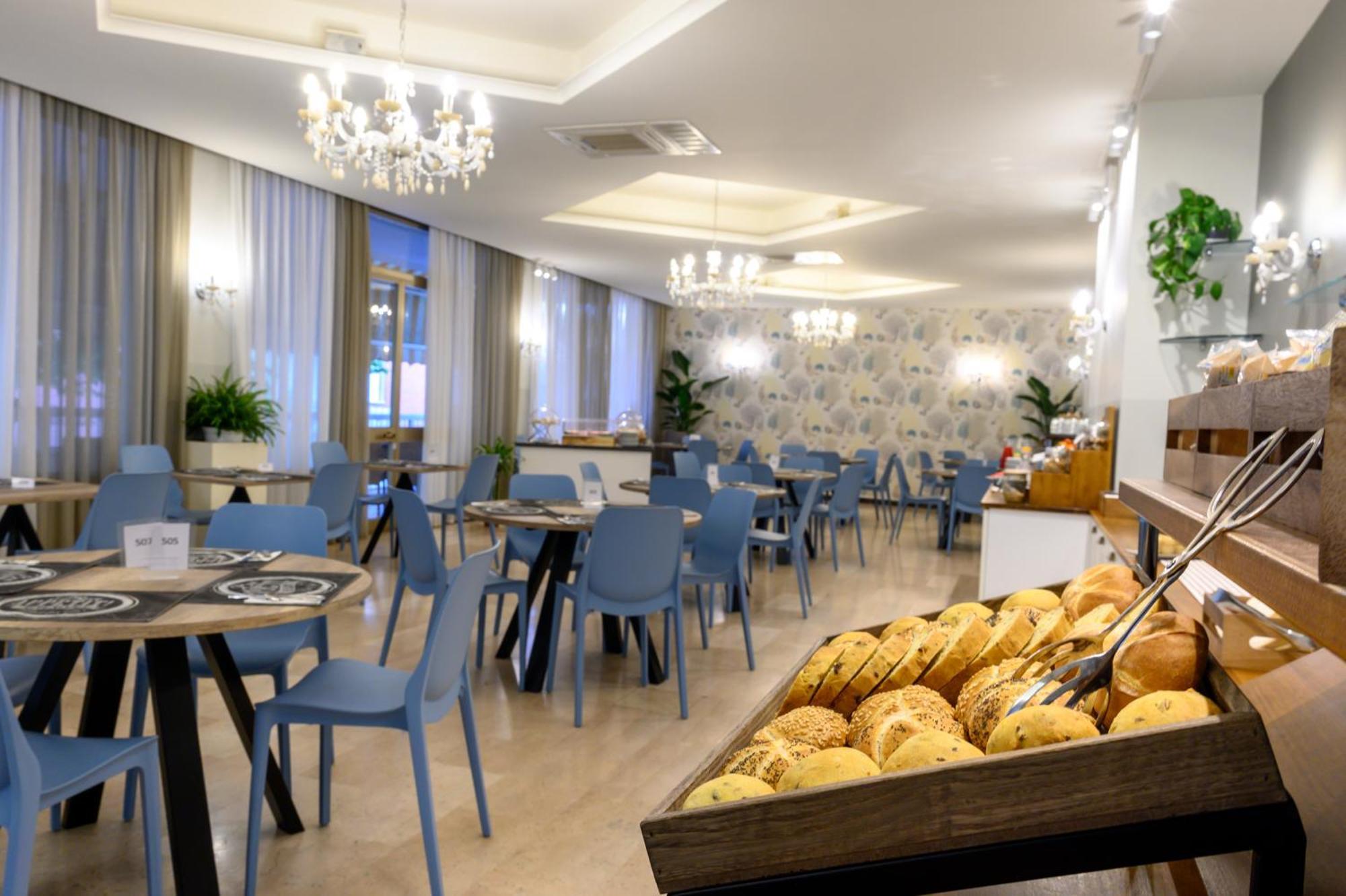 Atlas Hotel Riccione Exterior photo