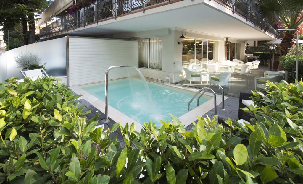 Atlas Hotel Riccione Exterior photo